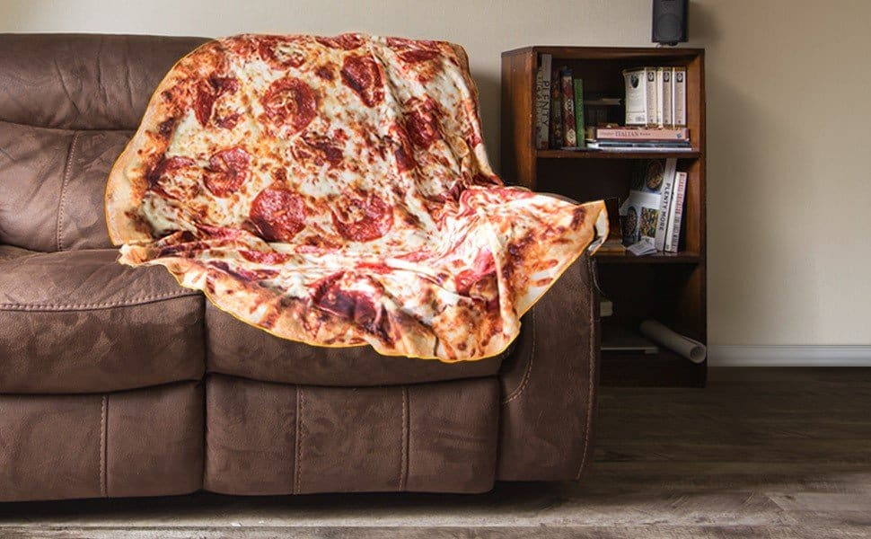Realistic Pizza Throw Blanket