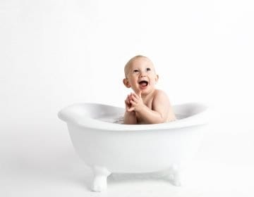 5 Safest Baby Bath Tubs – Take Care of Your Little One in 2022